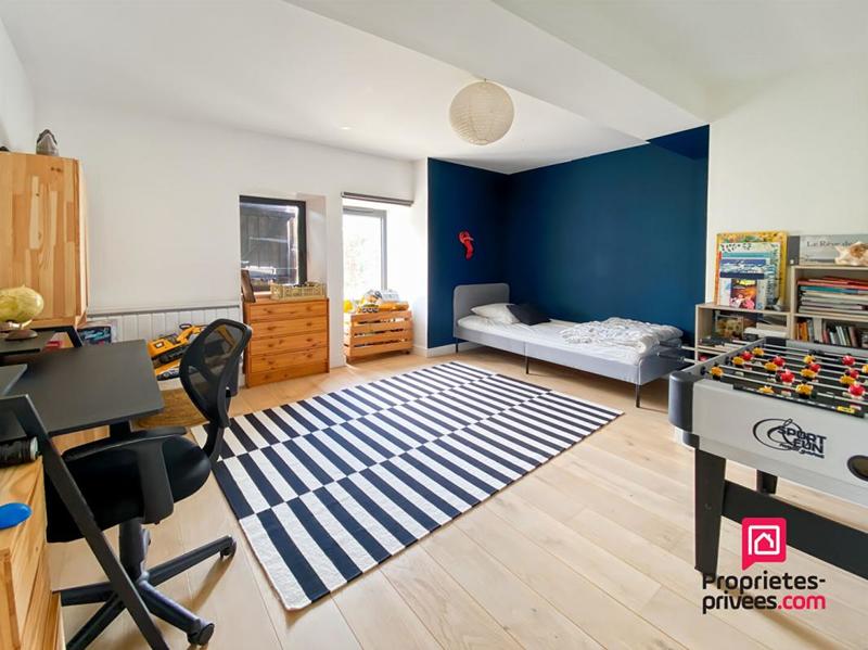 Maison - 240 m² - 9 pièces