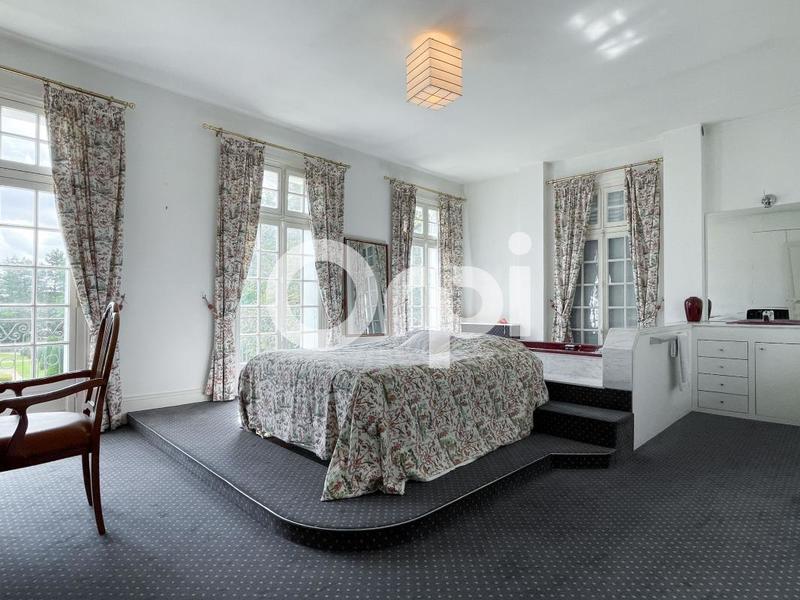 Château - 500 m² - 9 pièces