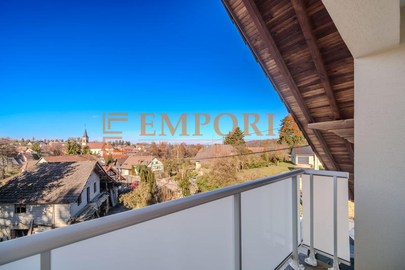 Maison - 250 m² - 9 pièces