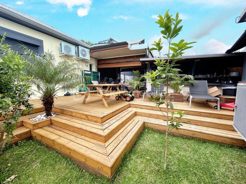 Villa - 180 m² - 6 pièces