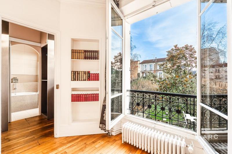 Maison - 238 m² - 8 pièces