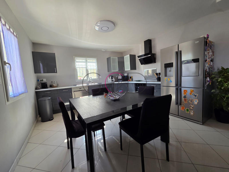 Maison - 94 m² - 4 pièces