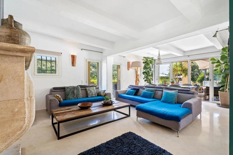 Villa - 280 m² - 8 pièces