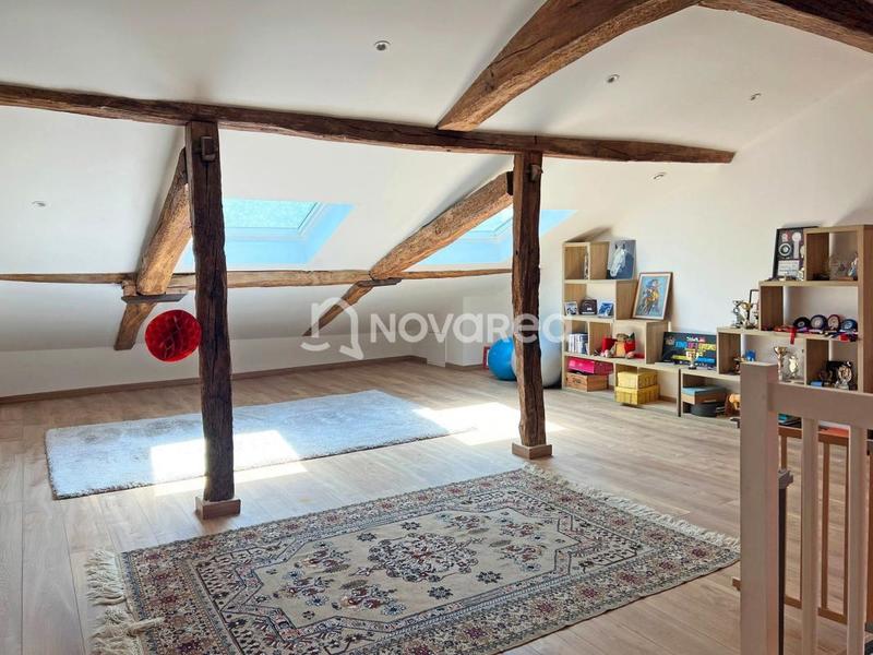 Maison - 350 m² - 8 pièces