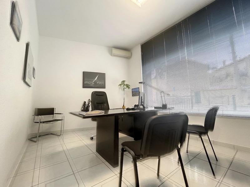 Local commercial - 195 m² - 5 pièces