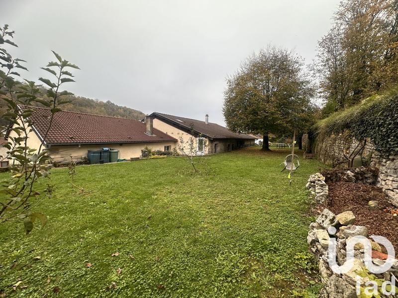 Maison de village - 298 m² - 10 pièces