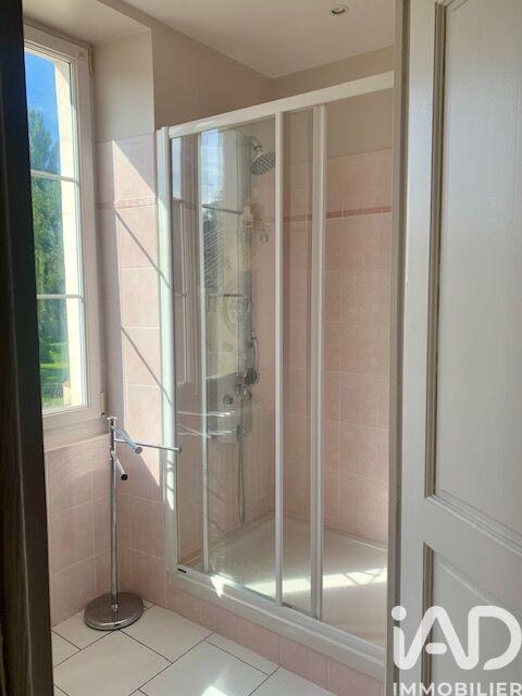 Maison - 220 m² - 6 pièces