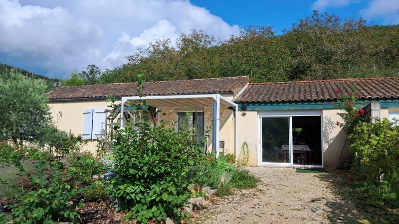 Maison - 204 m² - 11 pièces