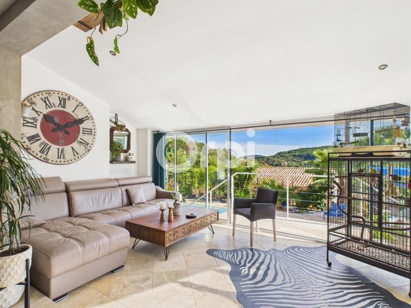 Villa - 204 m² - 5 pièces