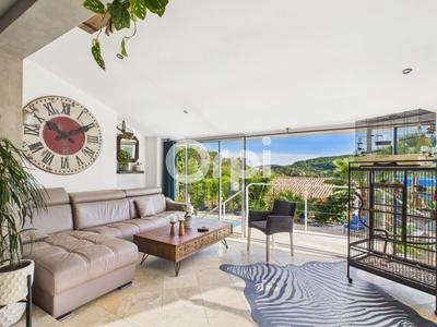 Villa - 204 m² - 5 pièces