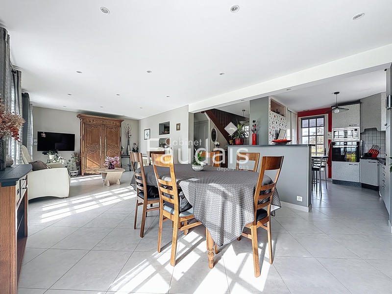 Maison - 135 m² - 7 pièces