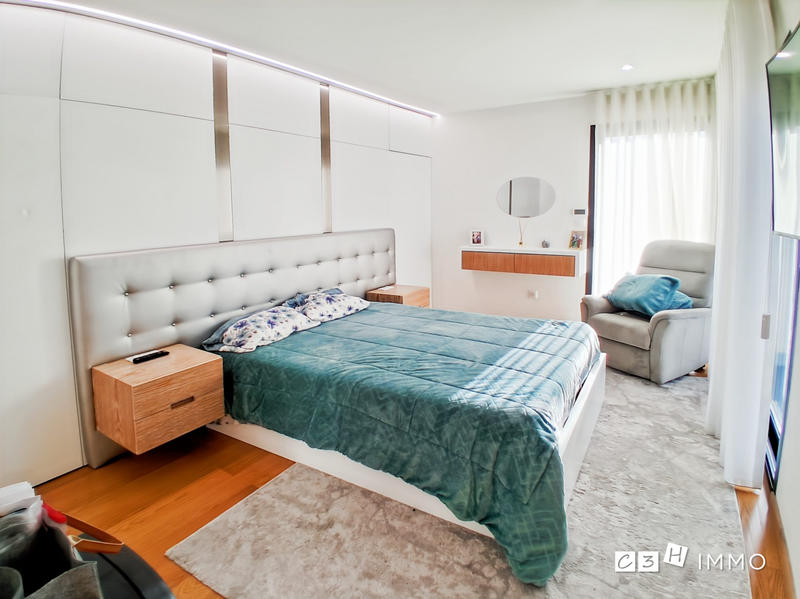 Maison - 143 m² - 5 pièces