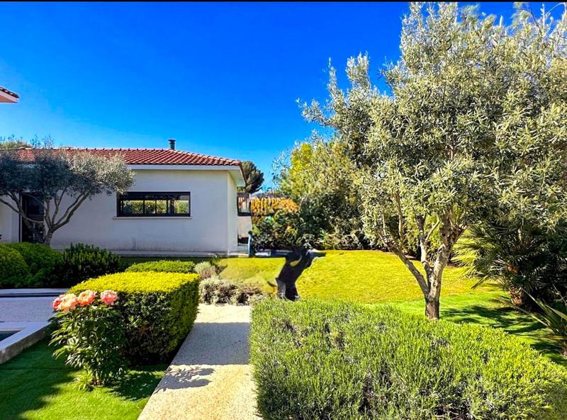 Maison - 200 m² - 5 pièces