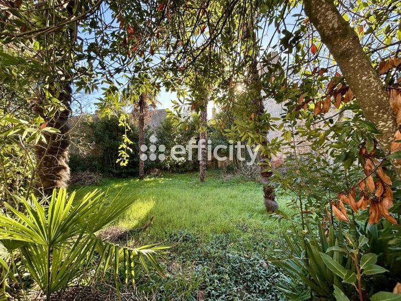 Maison - 180 m² - 8 pièces