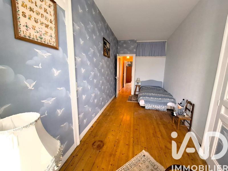 Maison - 221 m² - 12 pièces