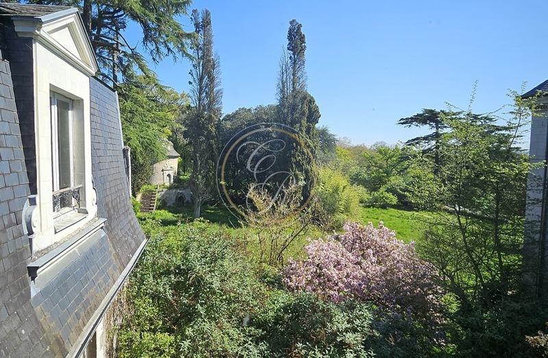 Château - 538 m² - 14 pièces