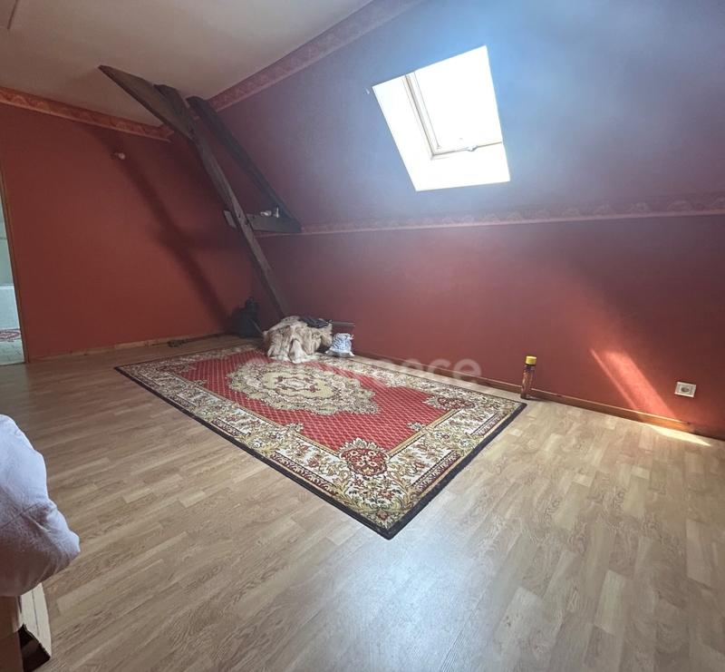 Maison - 143 m² - 9 pièces