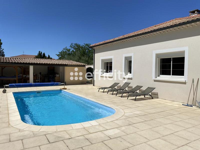 Maison - 215 m² - 7 pièces