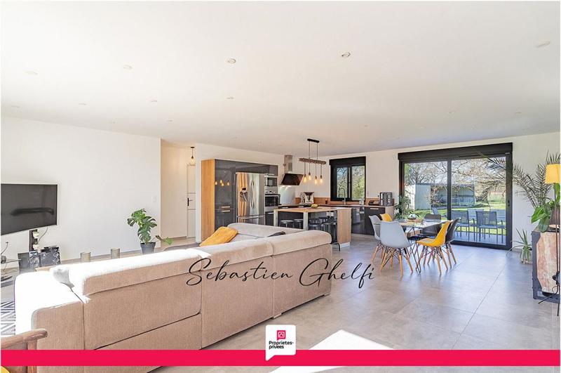 Maison - 145 m² - 6 pièces