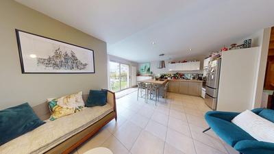 Maison - 99 m² - 4 pièces