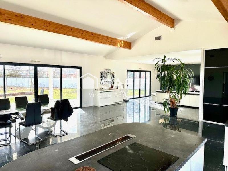 Maison - 198 m² - 5 pièces