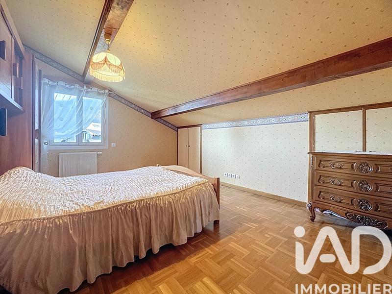 Maison - 210 m² - 10 pièces