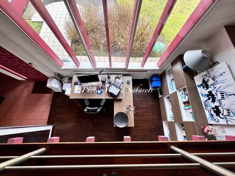 Propriété - 270 m² - 9 pièces