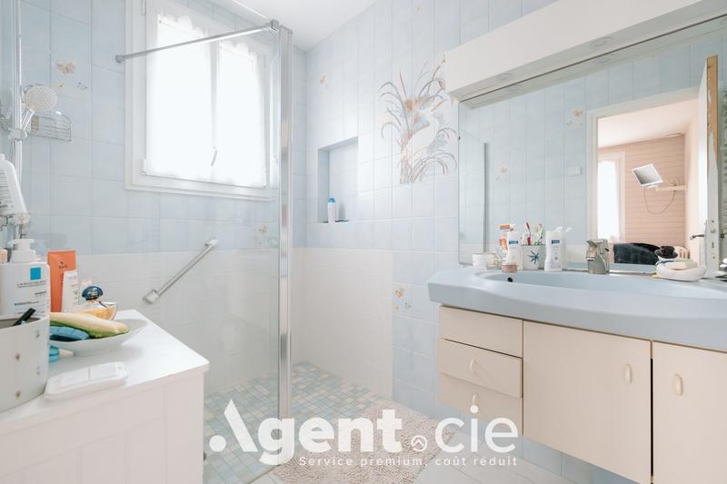 Maison - 184 m² - 7 pièces