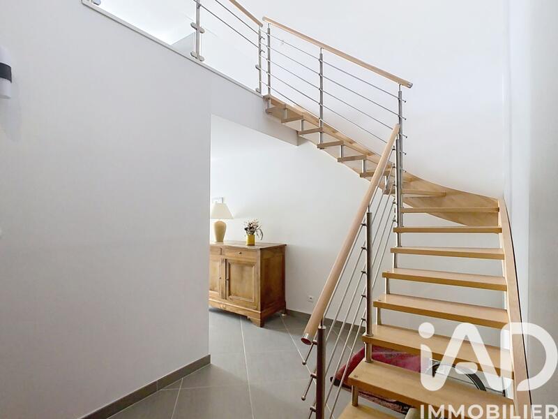 Maison - 265 m² - 7 pièces