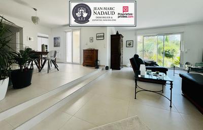 Villa - 185 m² - 6 pièces