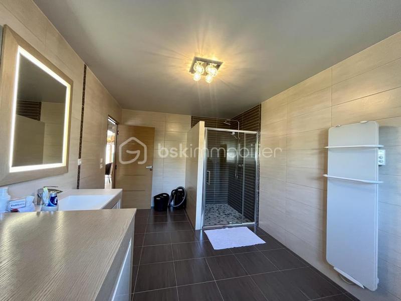 Demeure - 144 m² - 6 pièces