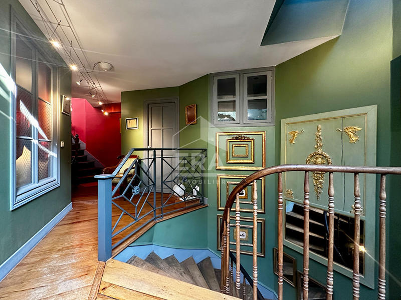 Hôtel particulier - 230 m² - 6 pièces