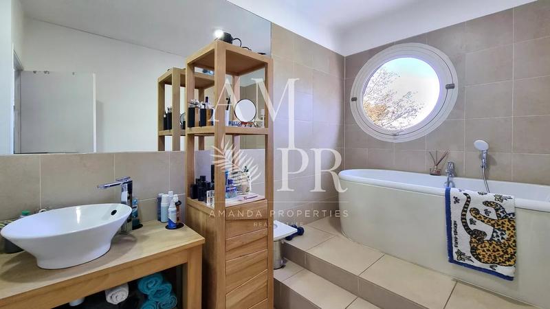 Villa - 380 m² - 8 pièces