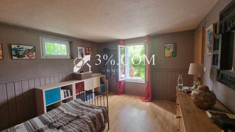 Maison - 240 m² - 8 pièces