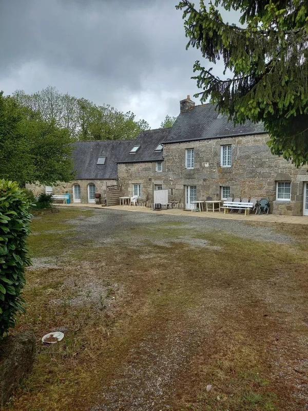 Maison - 204 m² - 8 pièces