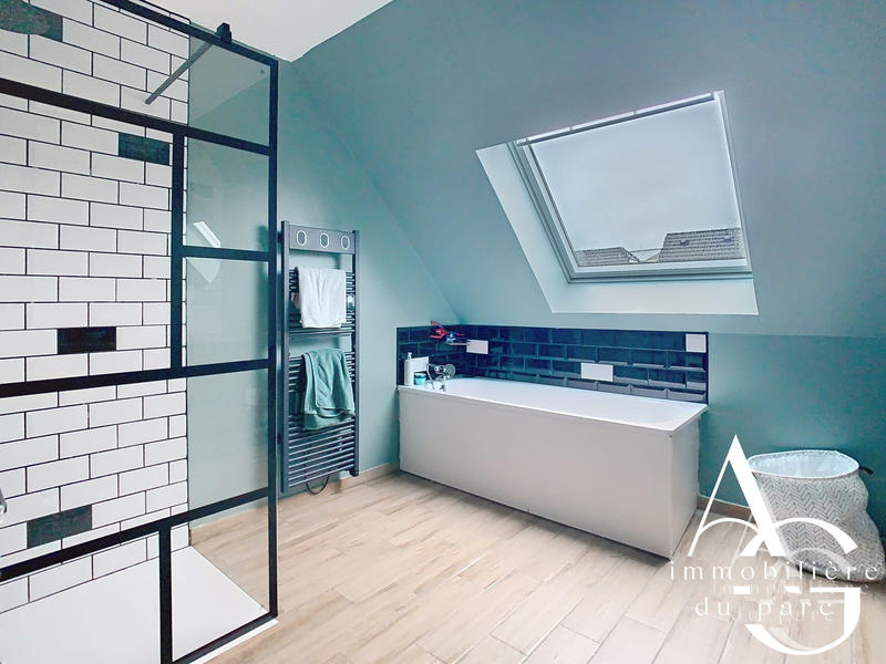 Maison traditionnelle - 113 m² - 6 pièces