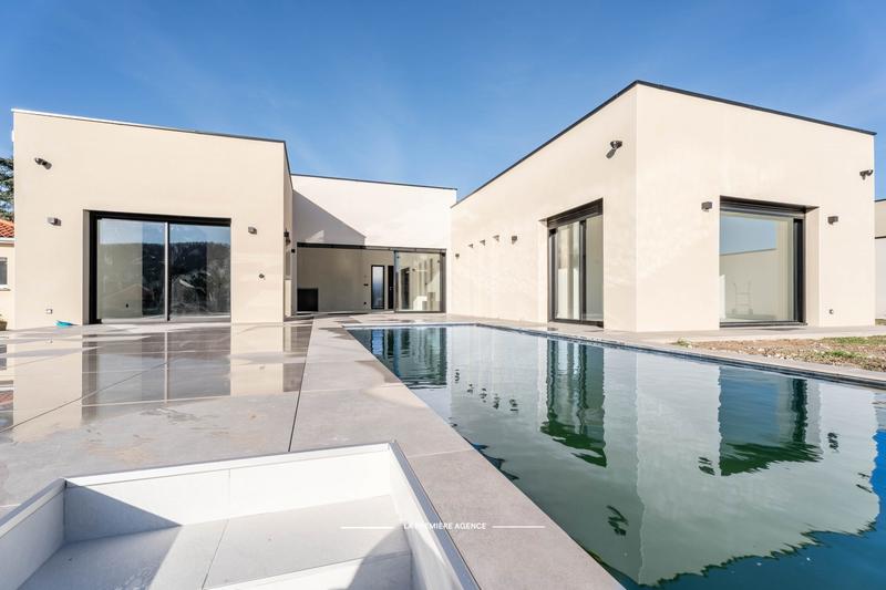 Maison contemporaine - 137 m² - 5 pièces
