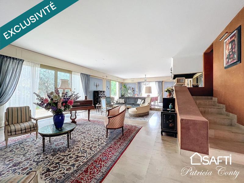 Maison - 460 m² - 11 pièces