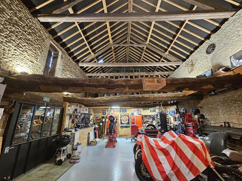 Corps de ferme - 158 m² - 8 pièces