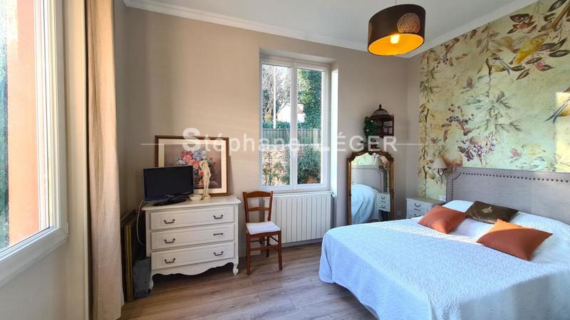 Maison - 220 m² - 10 pièces