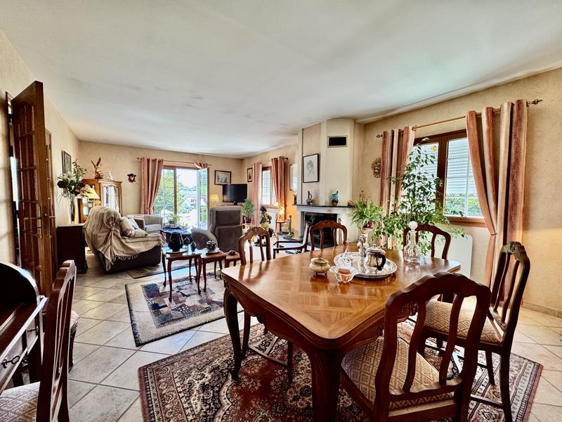 Maison - 140 m² - 5 pièces