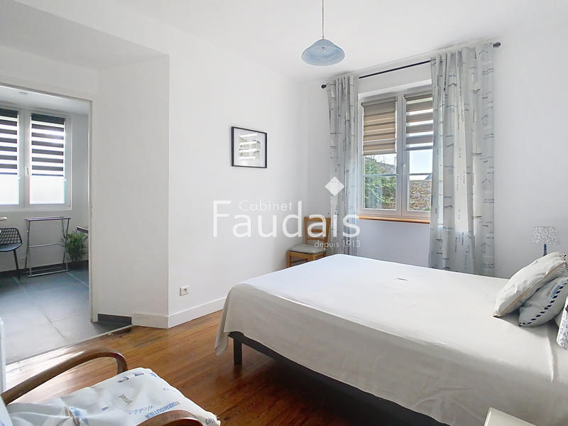 Villa - 100 m² - 7 pièces