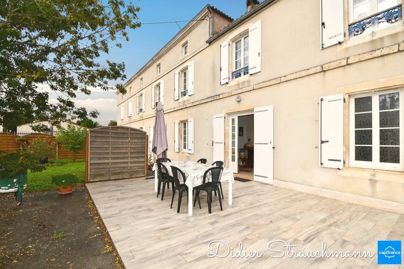 Maison - 234 m² - 7 pièces