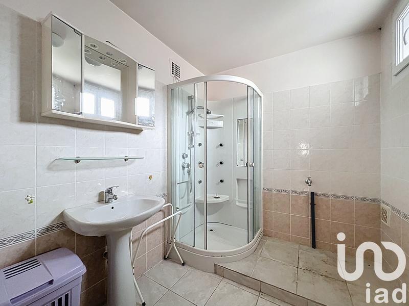 Maison - 186 m² - 10 pièces