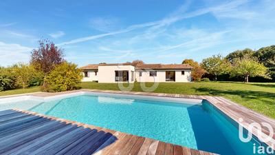 Maison - 220 m² - 7 pièces