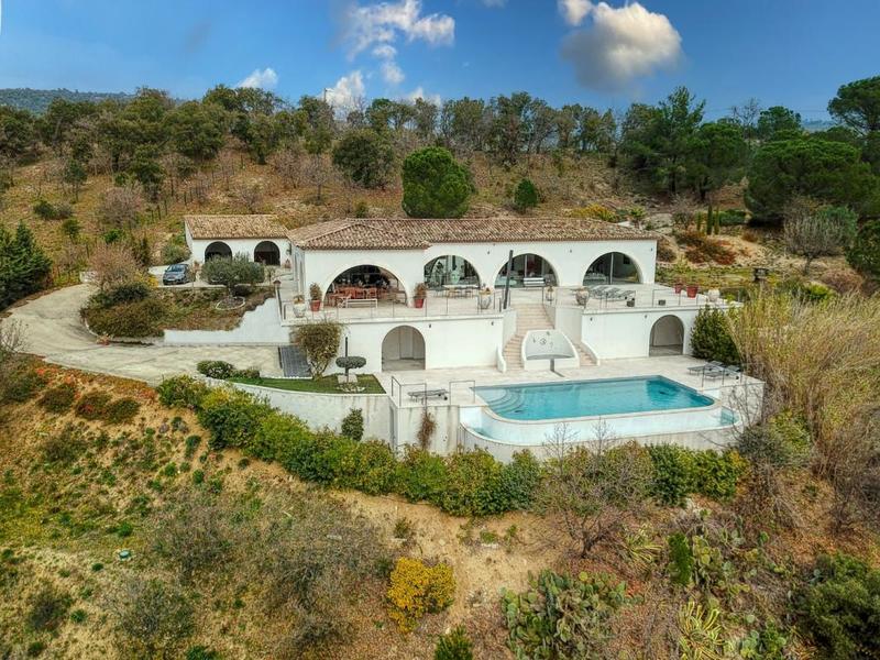 Villa - 350 m² - 4 pièces