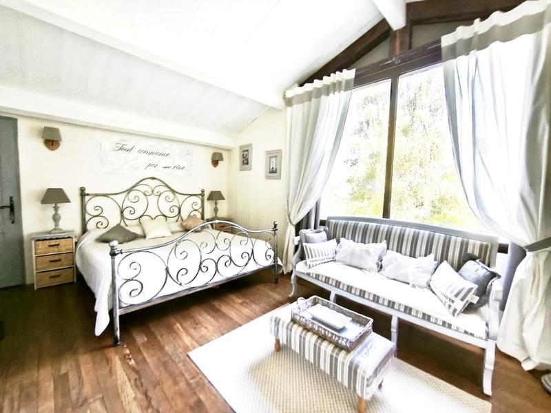 Maison - 195 m² - 7 pièces