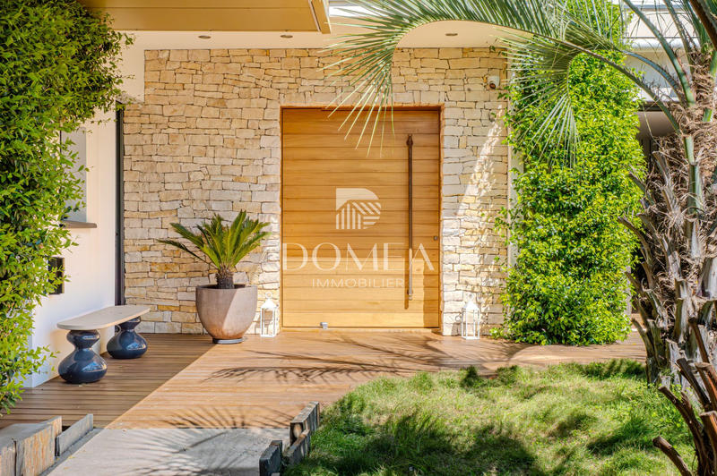 Villa - 288 m² - 6 pièces