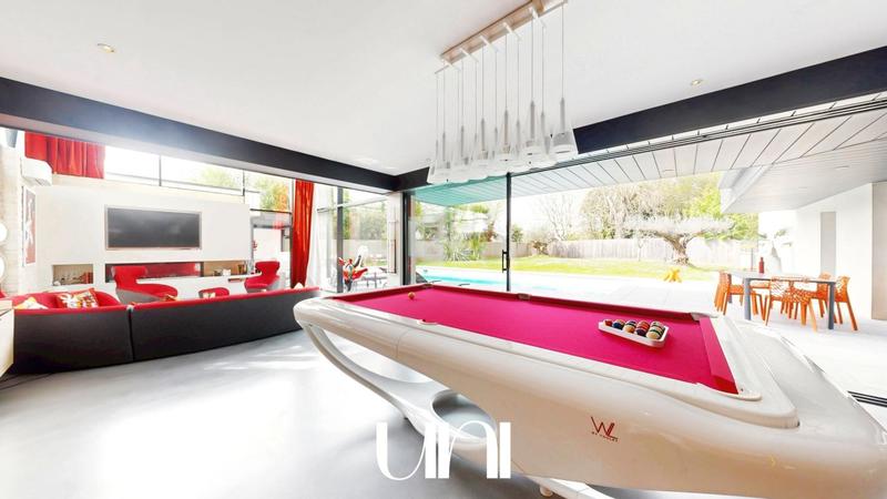 Maison - 316 m² - 8 pièces