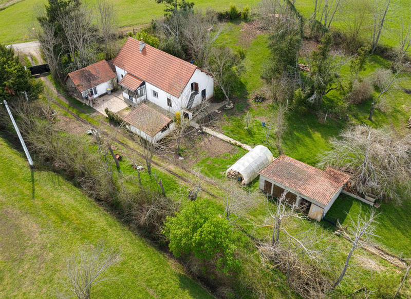 Maison - 95 m² - 4 pièces